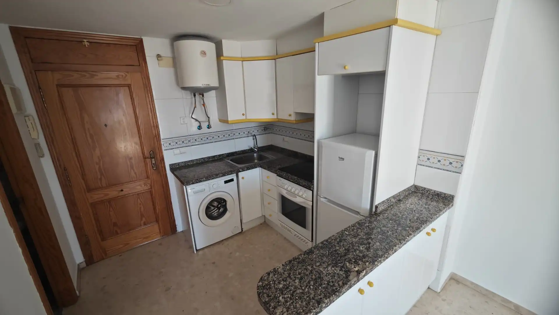 Cocina de Apartamento en venta en Daimús con Terraza, Piscina y Amueblado