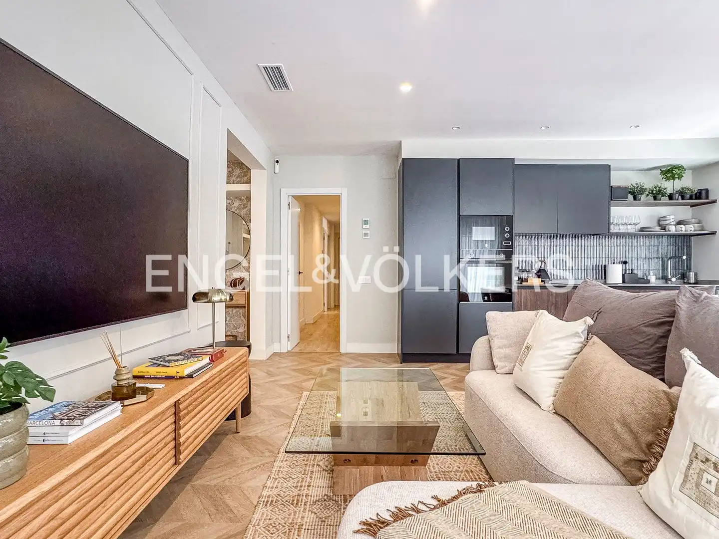 Living room of Flat for rent in Barcelona  with Air Conditioner, Heating and Parquet flooring