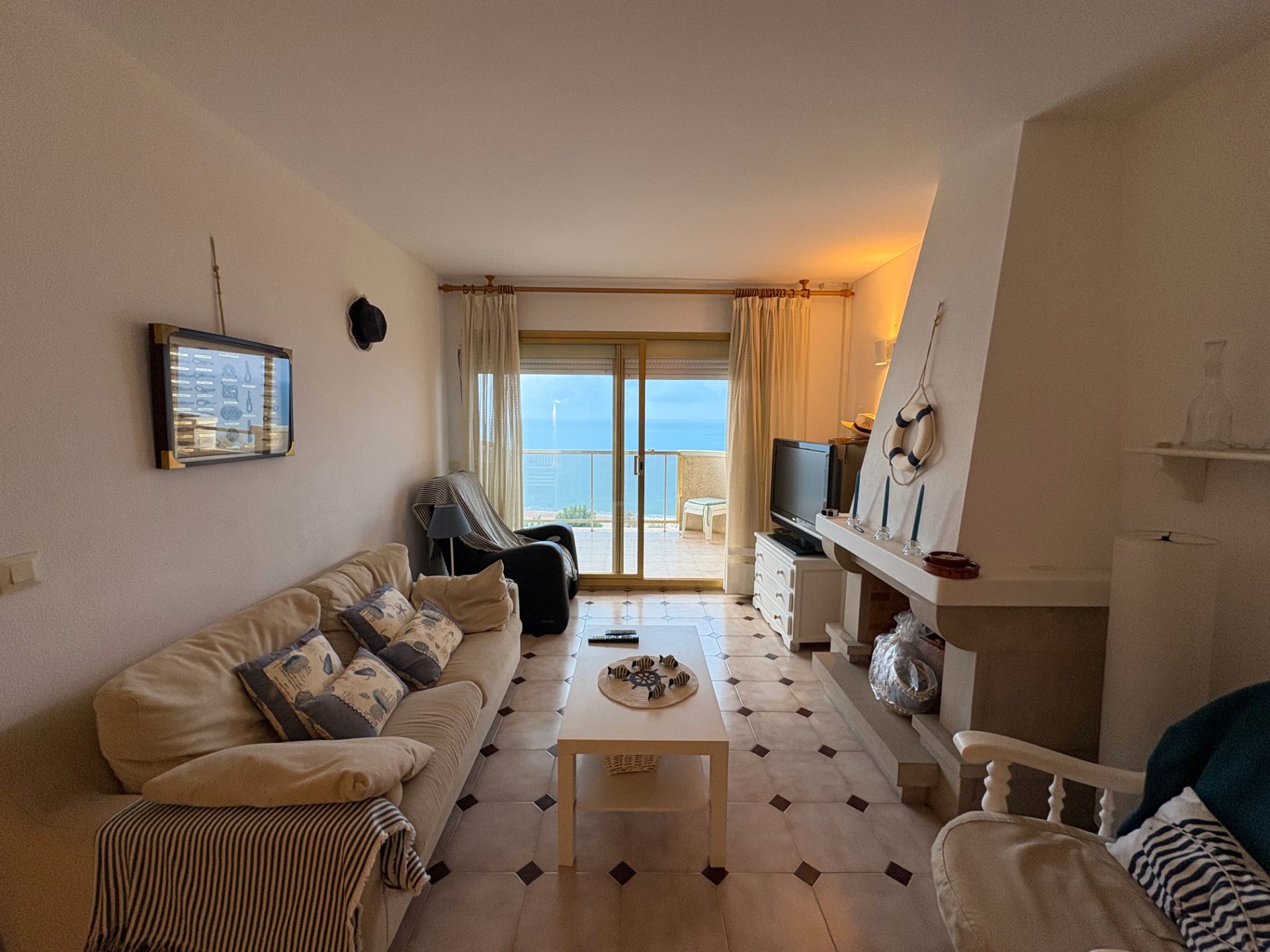 Living room of Flat for sale in Pineda de Mar  with Private garden, Terrace and Furnished