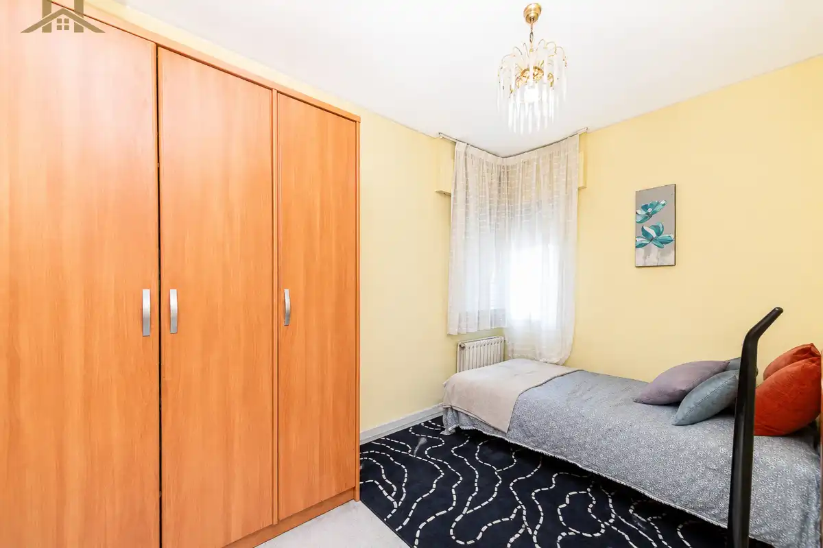 Dormitori de Casa o xalet en venda en Móstoles amb Aire condicionat, Calefacció i Jardí privat