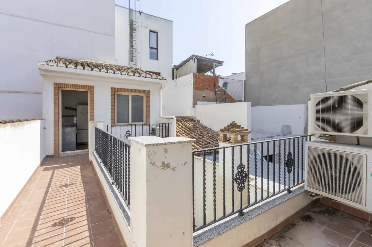 Vista exterior de Casa o chalet en venta en Rafelbuñol / Rafelbunyol con Trastero y Balcón