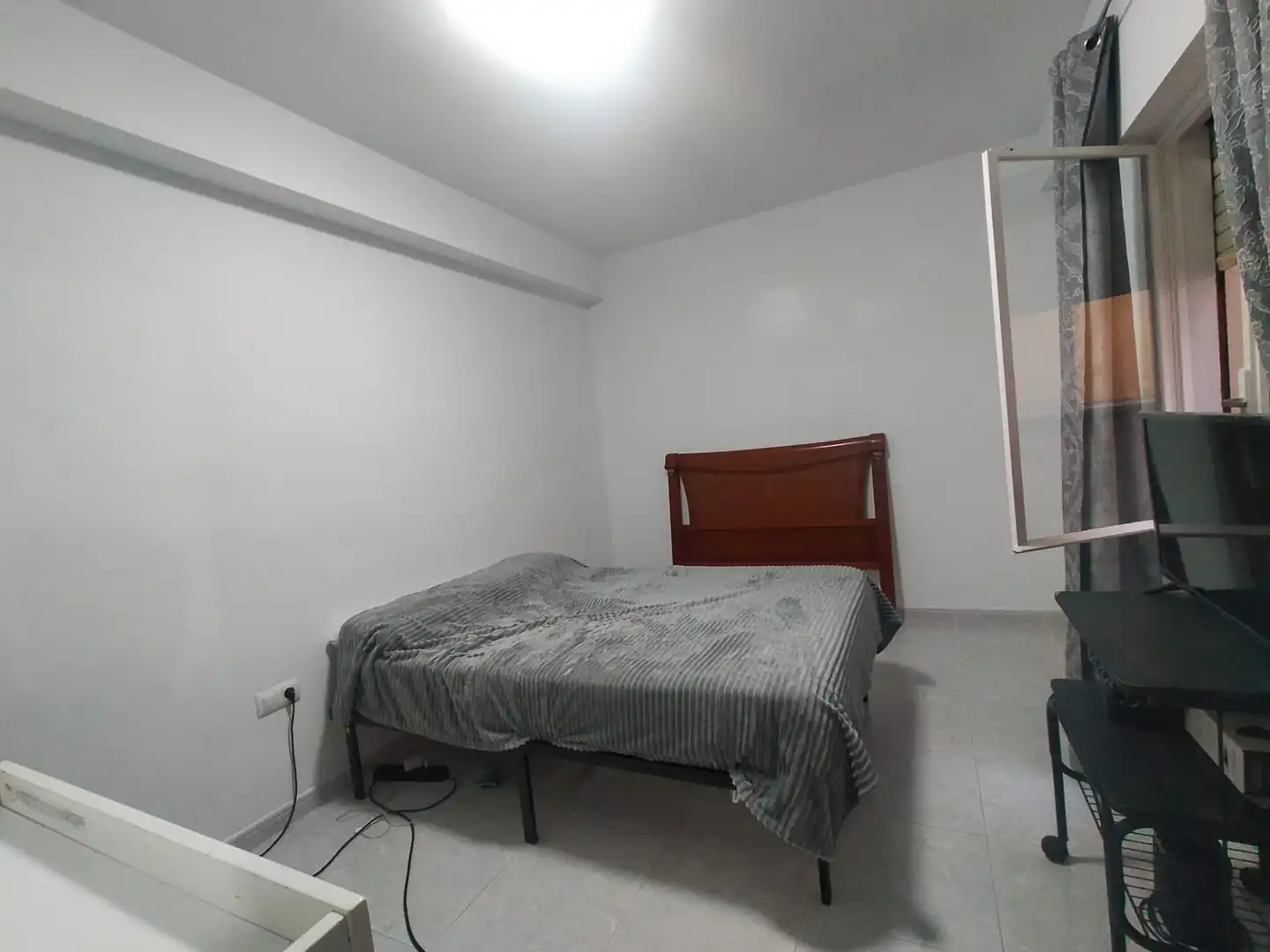 Habitación de Piso en venta en La Línea de la Concepción con Terraza