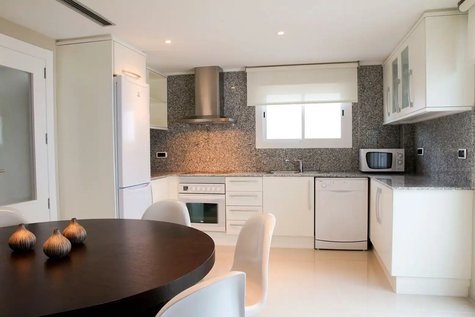 Cocina de Casa o chalet de alquiler en Altea con Aire acondicionado, Calefacción y Jardín privado