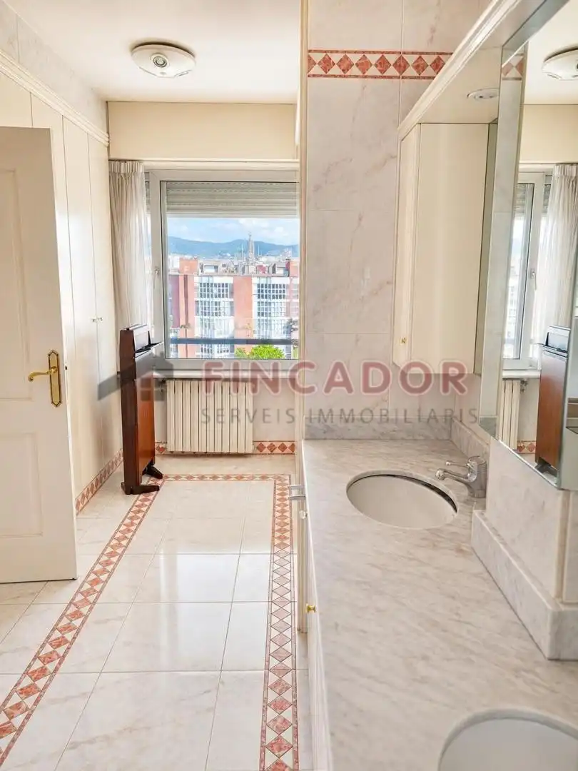 Habitación de Piso en venta en Barcelona con Calefacción y Parquet