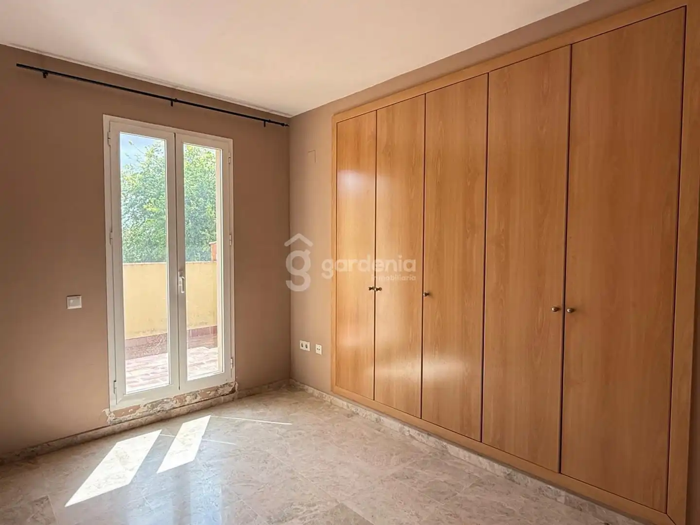 Habitación de Casa adosada en venta en Castilleja de la Cuesta con Aire acondicionado y Terraza