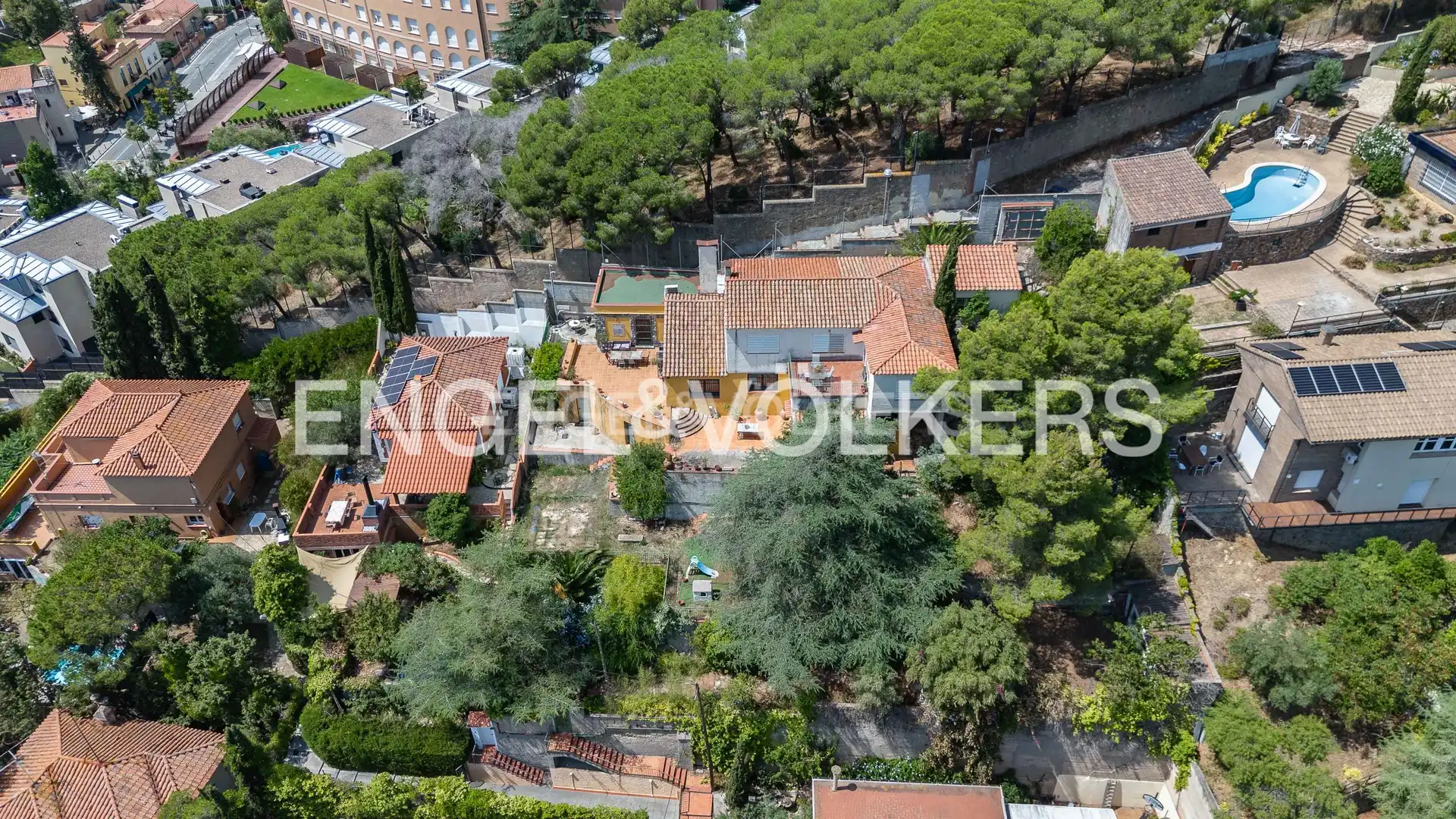 Casa amb terrassa en venda a Sarrià - Sant Gervasi