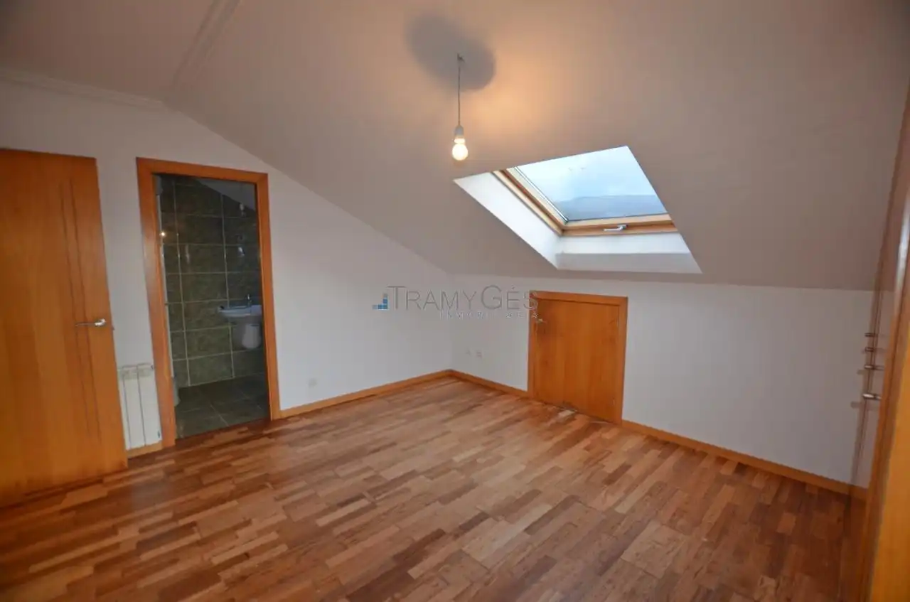 Casa o chalet en venta en Oia con Calefacción, Jardín privado y Terraza