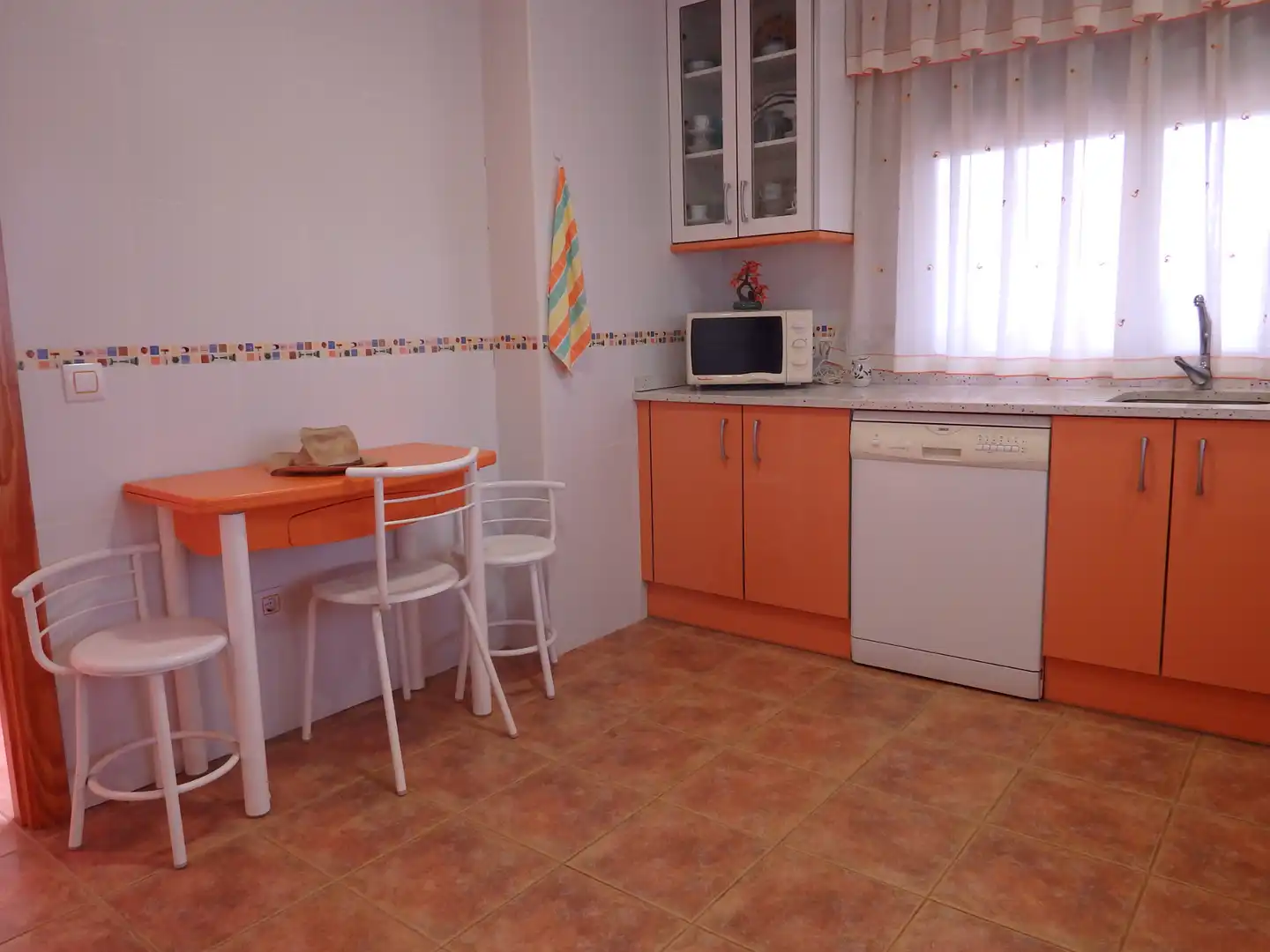 Cuina de Casa o xalet en venda en Méntrida amb Calefacció, Jardí privat i Terrassa