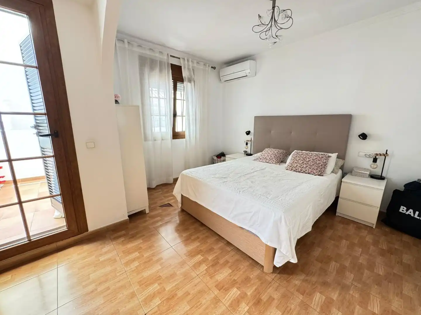 Schlafzimmer von Einfamilien-Reihenhaus zum Verkauf in Fuengirola mit Klimaanlage, Terrasse und Möbliert