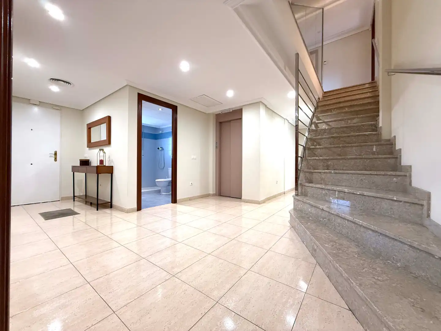 Casa a schiera con terrazza in vendita a Carrer de Vinebre, imagen 23