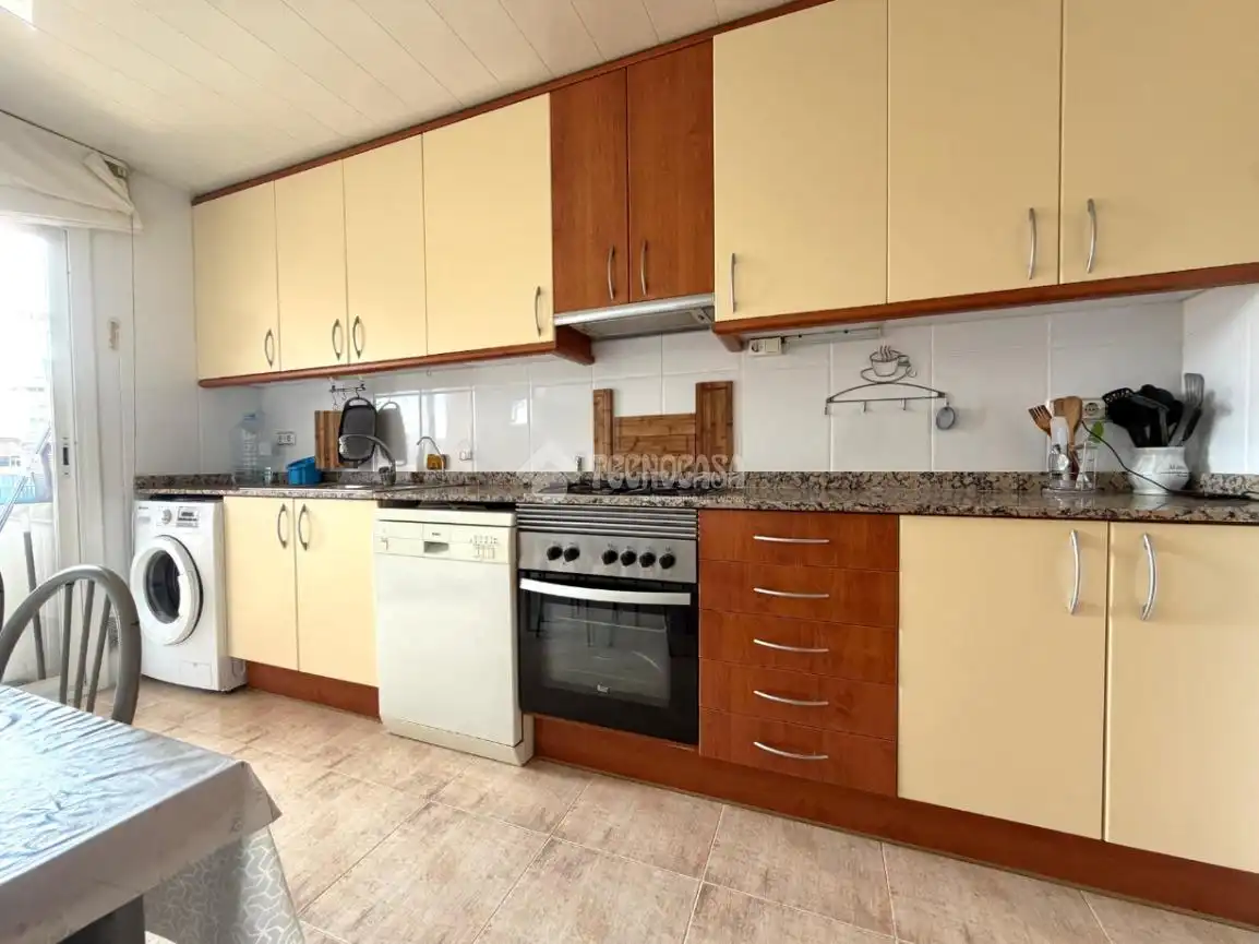 Cocina de Piso en venta en Badalona con Aire acondicionado, Trastero y Balcón