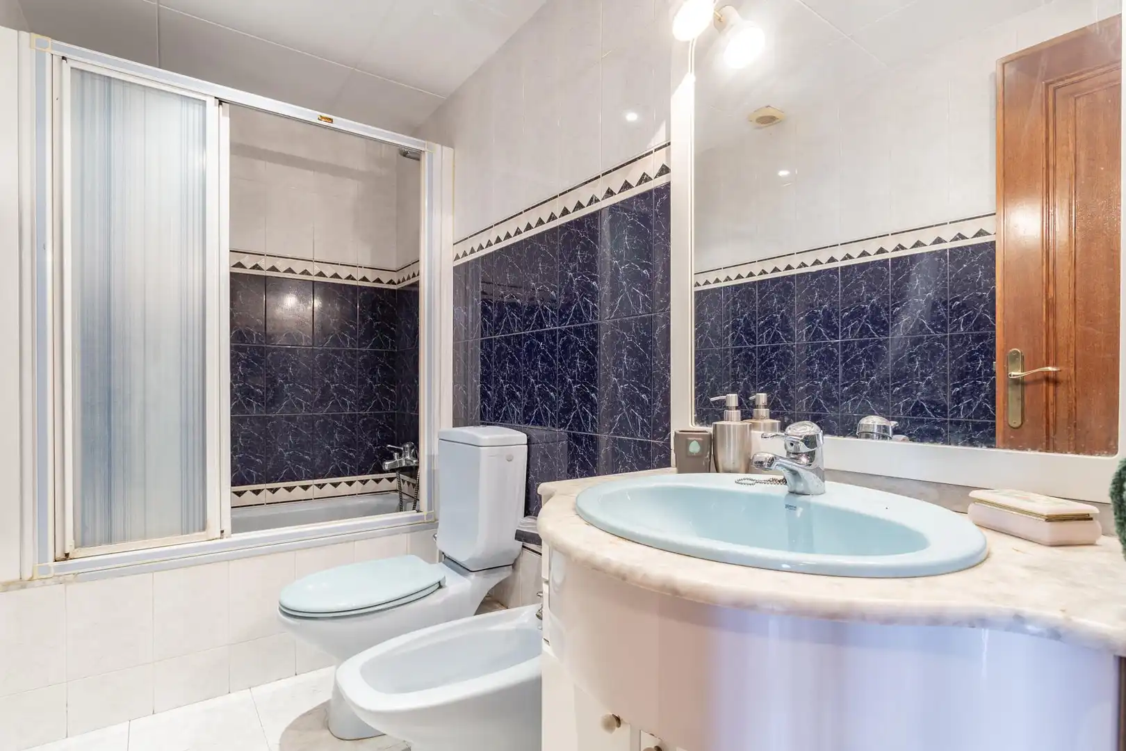 Bathroom of Flat for sale in Salou  with Air Conditioner, Private garden and Terrace