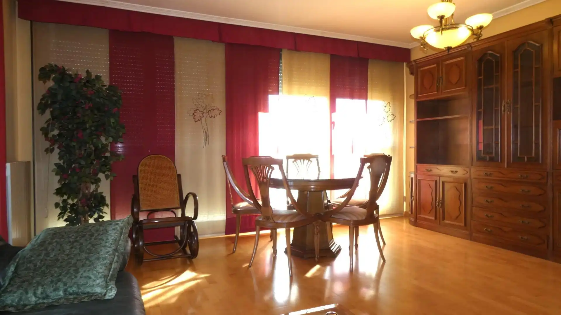 Menjador de Pis de lloguer en Utebo amb Aire condicionat, Calefacció i Parquet