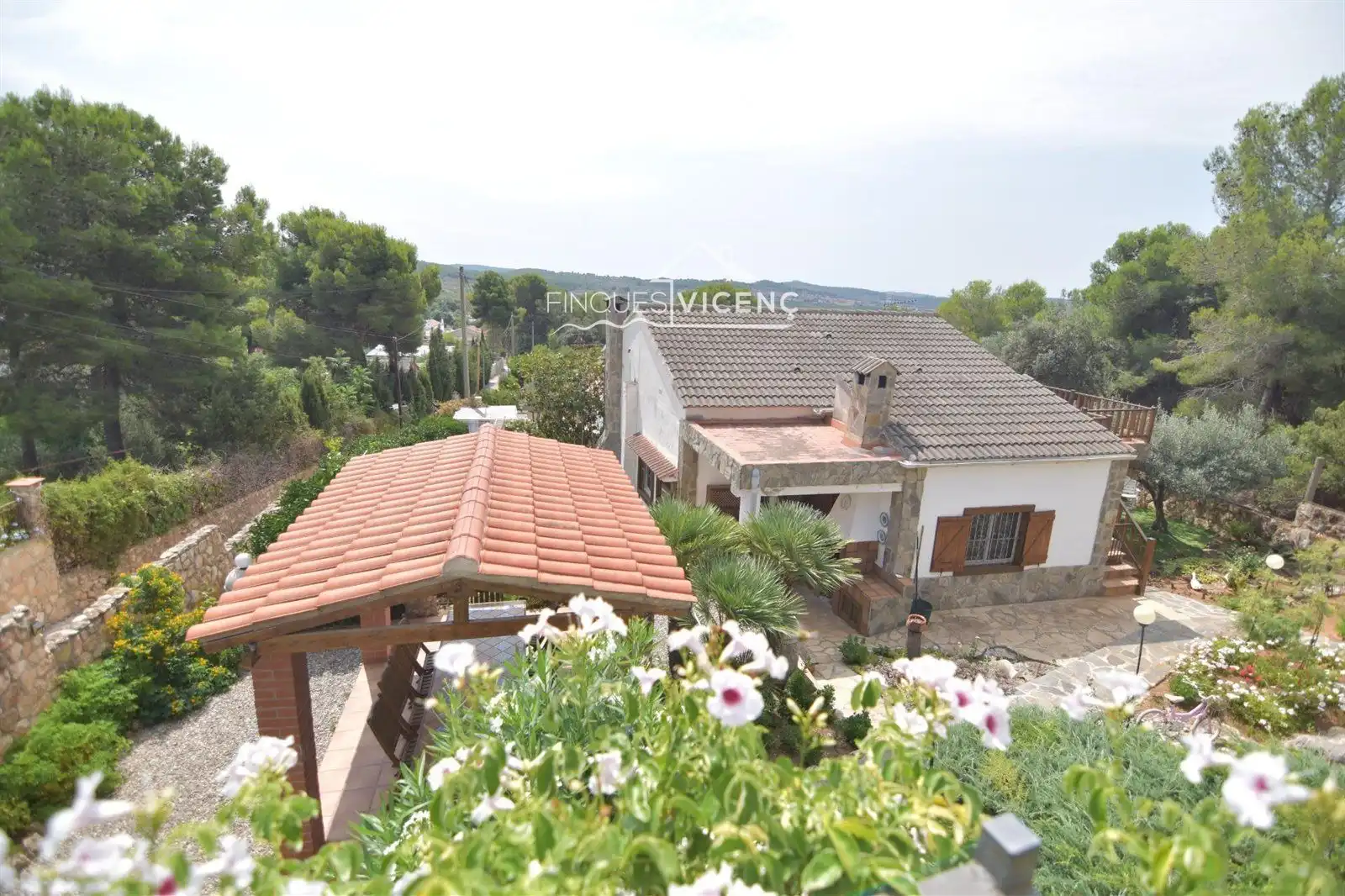 Vista exterior de Casa o chalet en venta en El Montmell con Terraza y Piscina