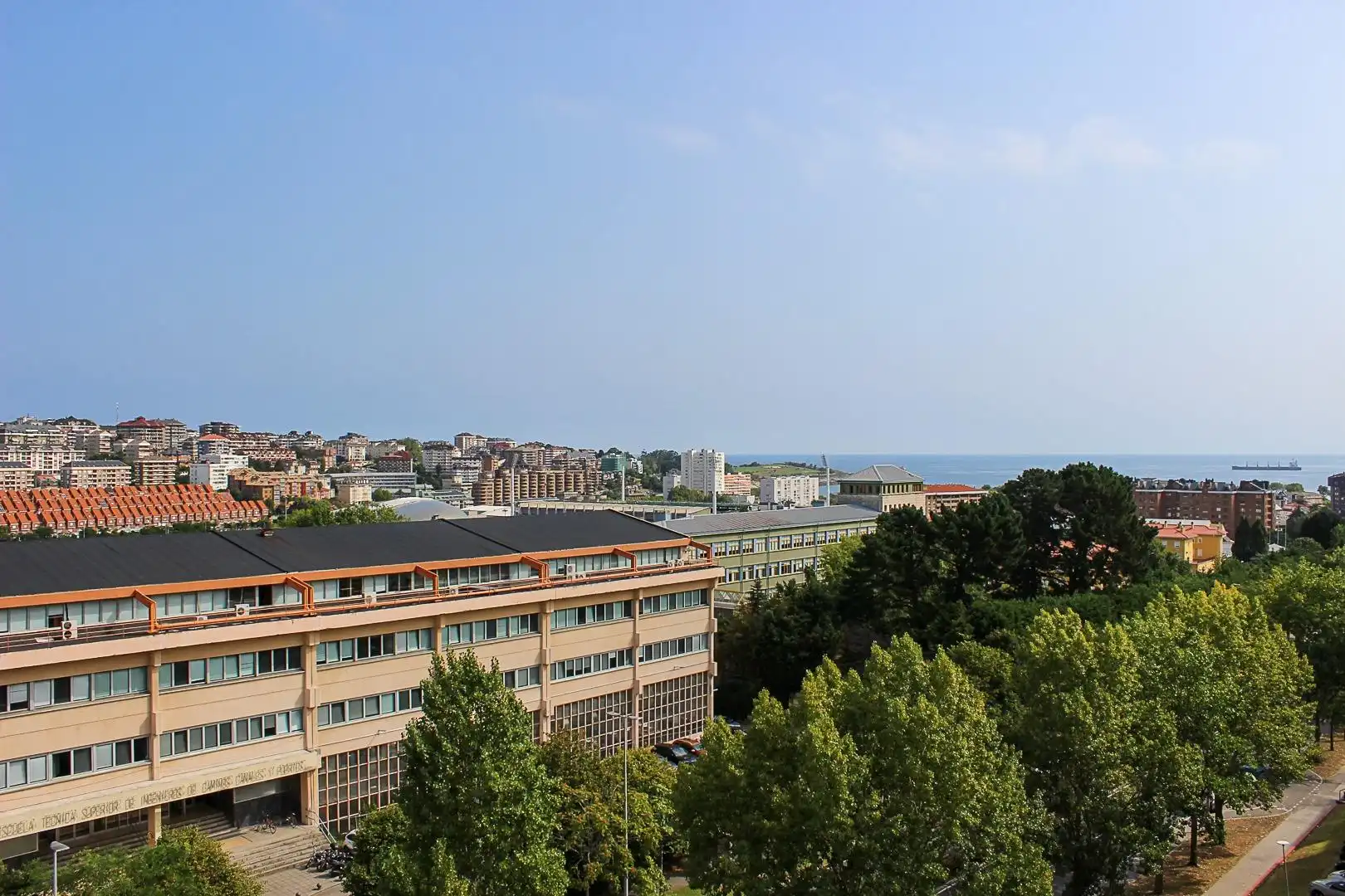 Vista exterior de Pis de lloguer en Santander amb Calefacció, Moblat i TV