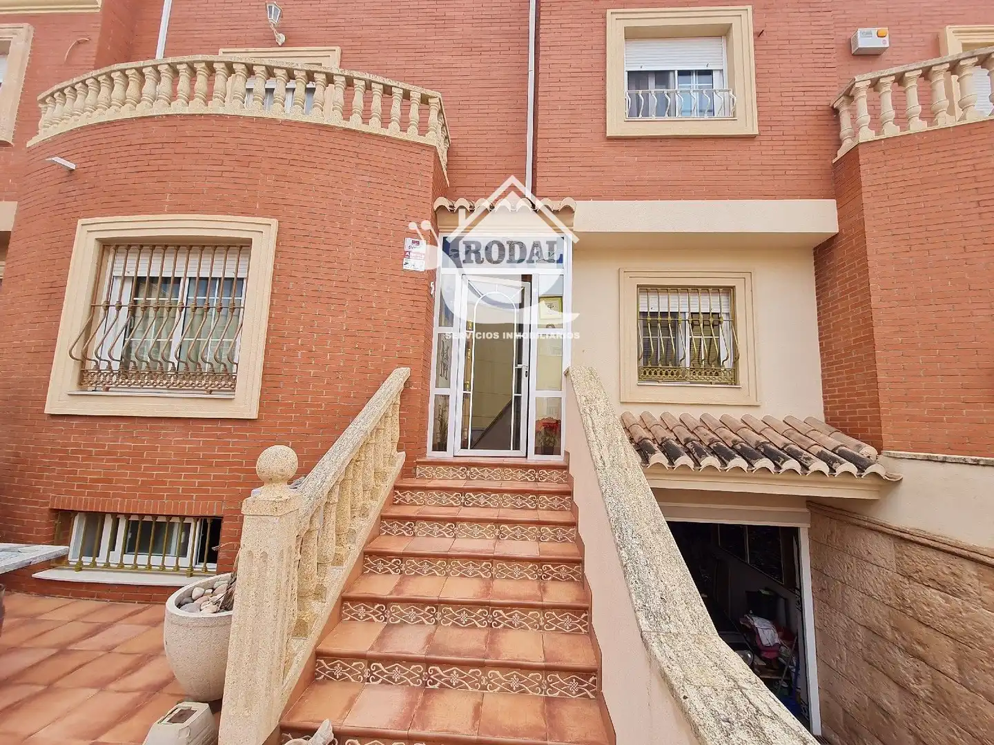 Außenansicht von Einfamilien-Reihenhaus zum Verkauf in Huércal de Almería mit Klimaanlage, Heizung und Terrasse