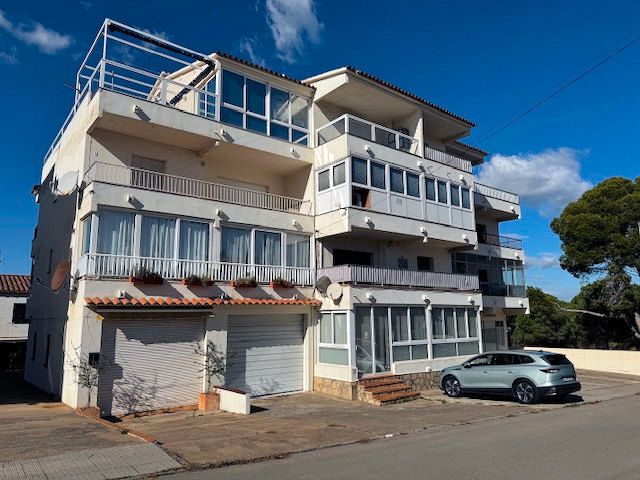 Vista exterior de Apartament en venda en L'Escala amb Aire condicionat, Terrassa i Moblat