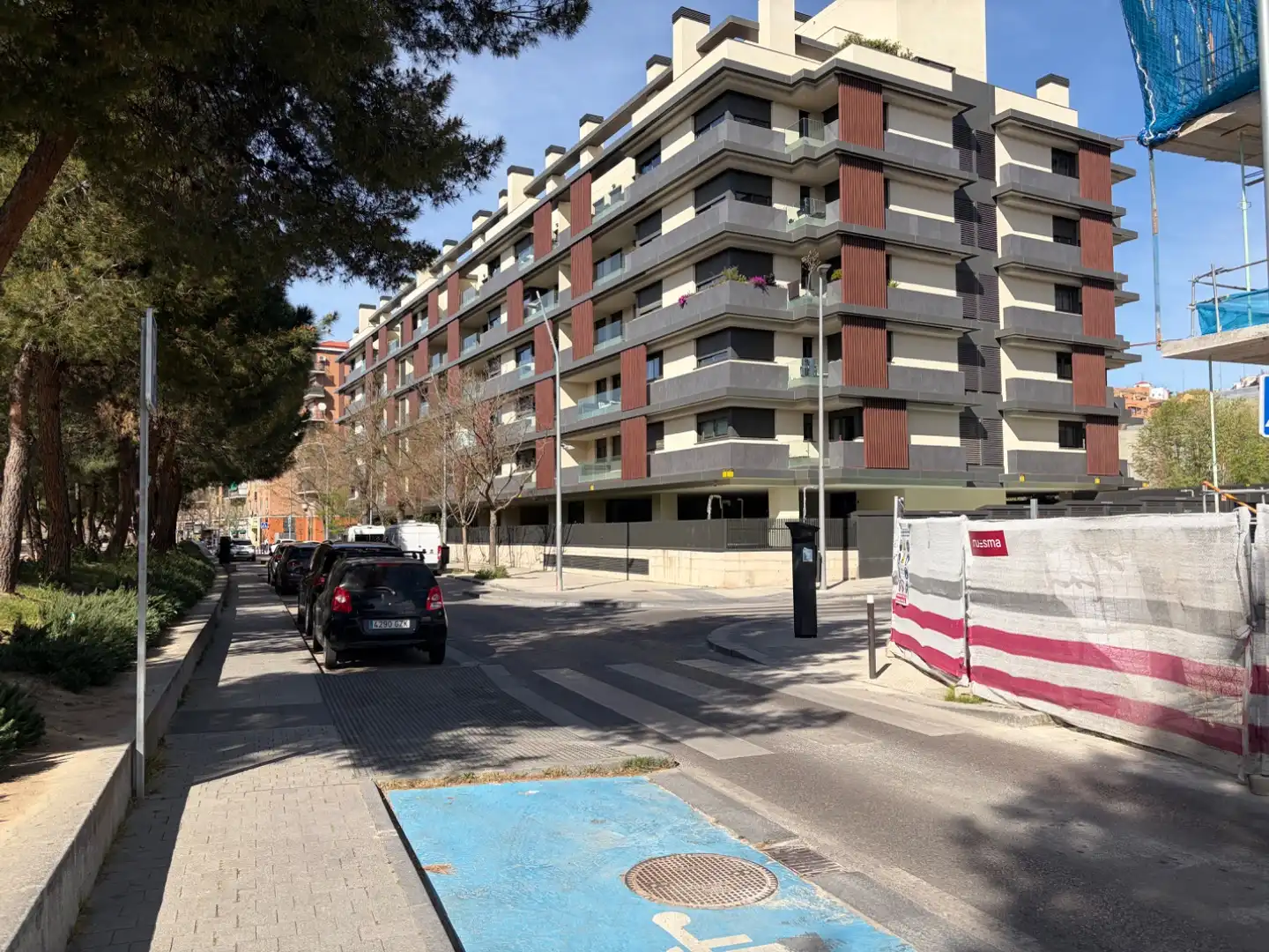 Exterior view of Garage for sale in Madrid