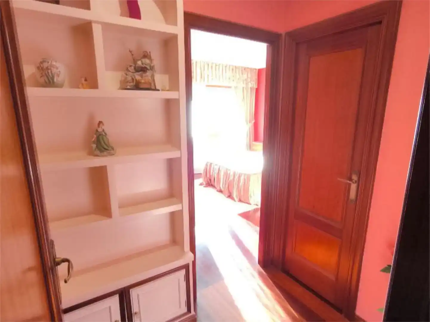Casa adosada en venta en Vigo  con Parquet, Trastero y Amueblado