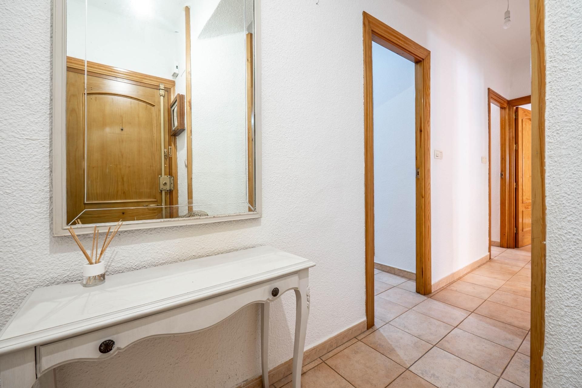Piso en venta en Calle Doctor Víctor Escribano, 4, Plaza de Toros, Beiro