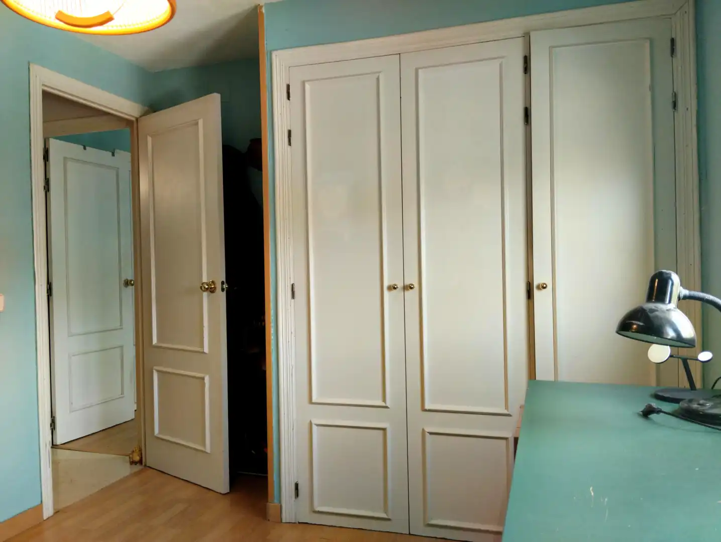 Habitación de Casa adosada en venta en San Lorenzo de El Escorial con Aire acondicionado, Calefacción y Jardín privado
