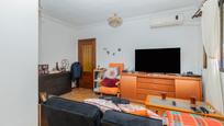 Living room of Flat for sale in  Madrid Capital