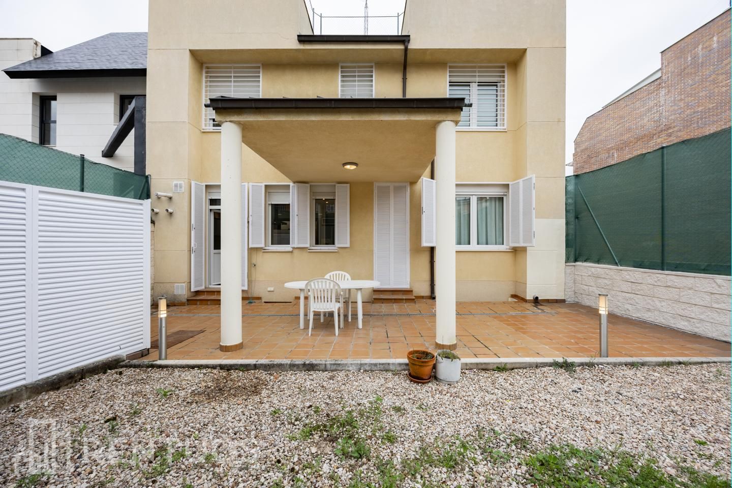 Vista exterior de Casa o xalet de lloguer en  Madrid Capital amb Aire condicionat, Calefacció i Jardí privat