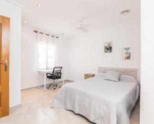 Bedroom of Flat to rent in Elche / Elx