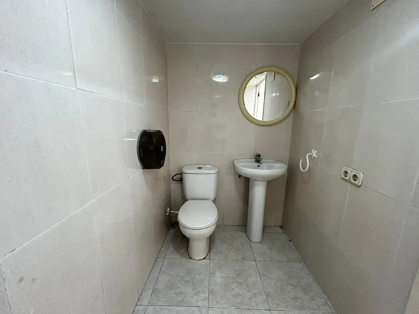 Baño de Local de alquiler en Mataró