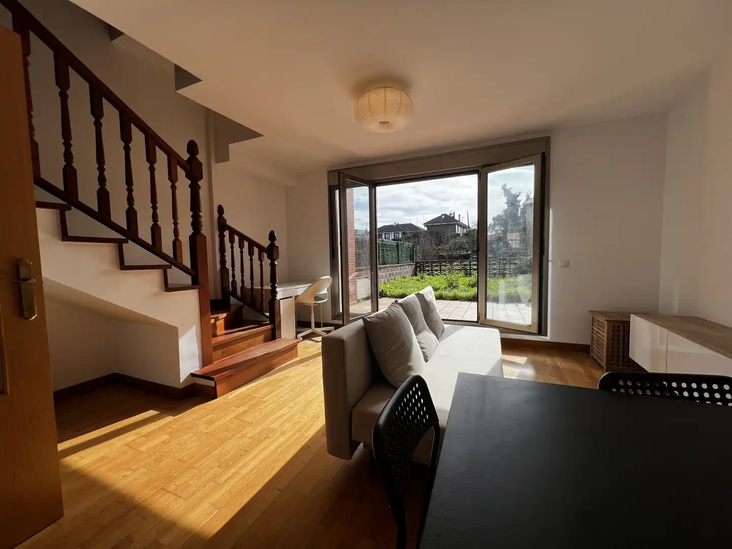 Sala de estar de Ático en venta en El Astillero   con Calefacción, Jardín privado y Parquet