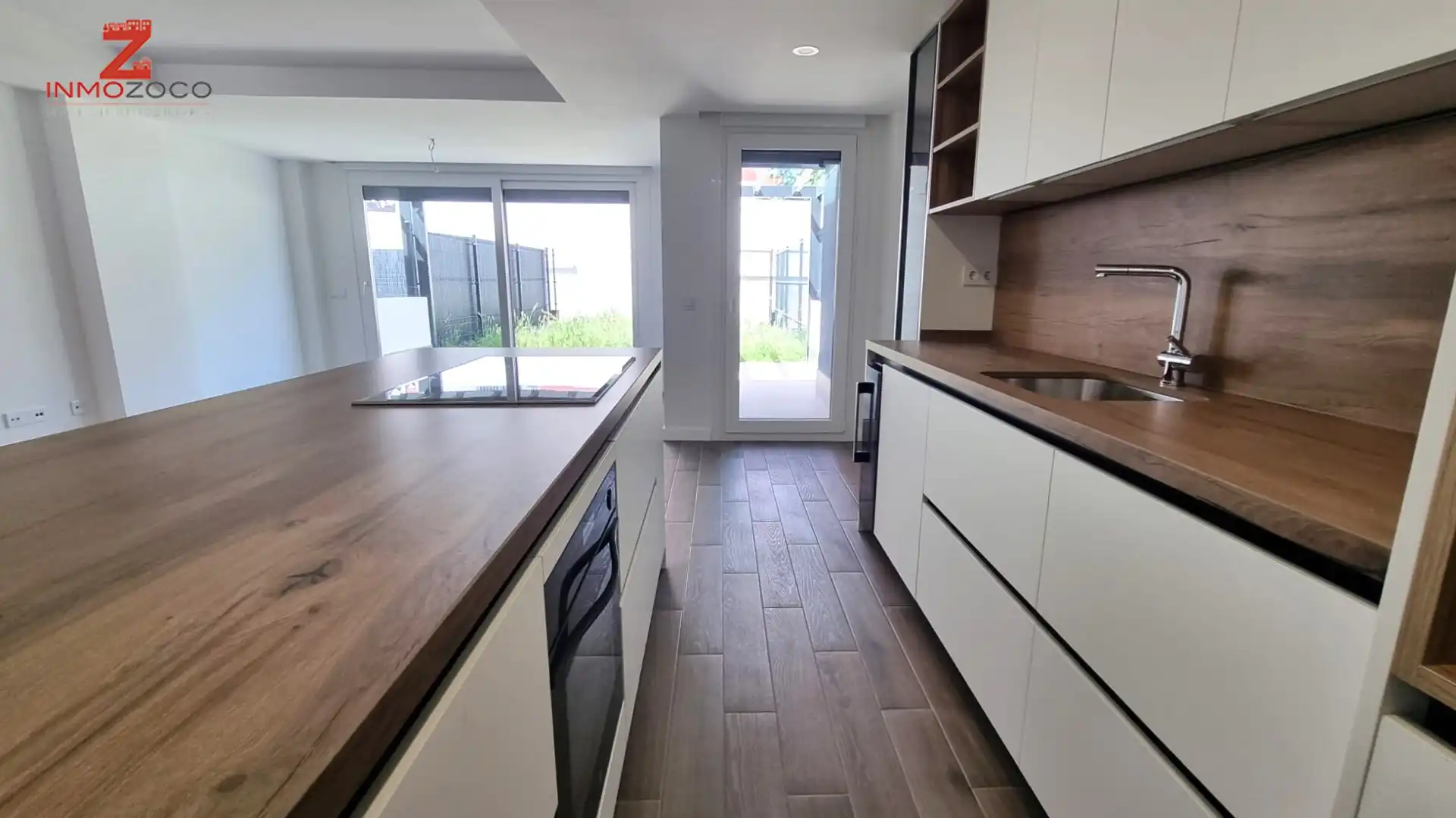 Cocina de Casa adosada en venta en Las Rozas de Madrid con Calefacción, Jardín privado y Terraza