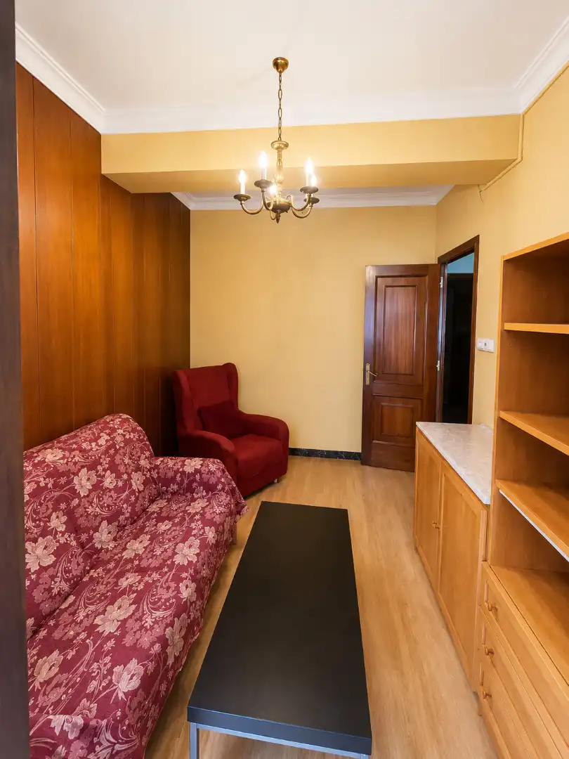 Sala d'estar de Casa adosada en venda en Cariño amb Moblat, Forn i Rentadora