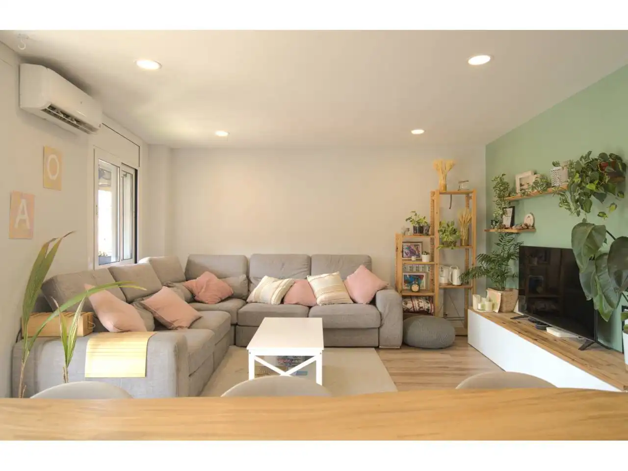 Sala de estar de Dúplex en venta en Terrassa con Aire acondicionado, Calefacción y Parquet