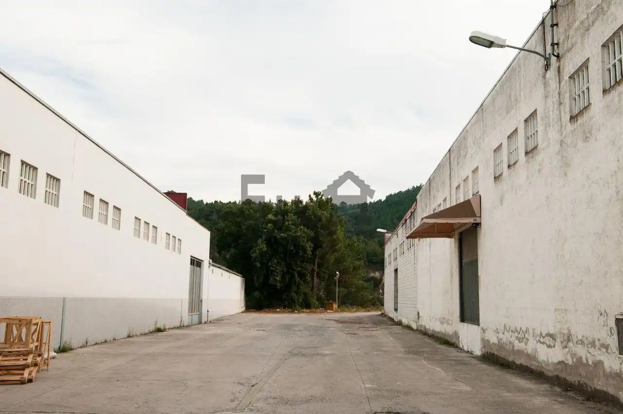 Außenansicht von Fabrikhallen zur Miete in Ourense Capital 