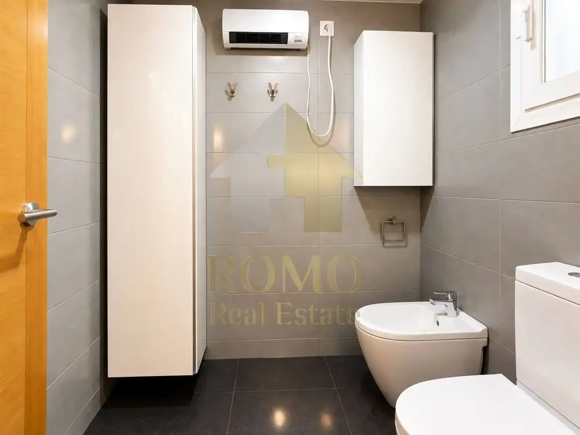 Flat for sale in Carrer del Cadí, imagen 8