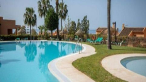 Espectacular Ático dúplex de 3 dormitorios con impresionantes vistas al mar en Los Lagos de Santa María Golf, Elviria, Marbella