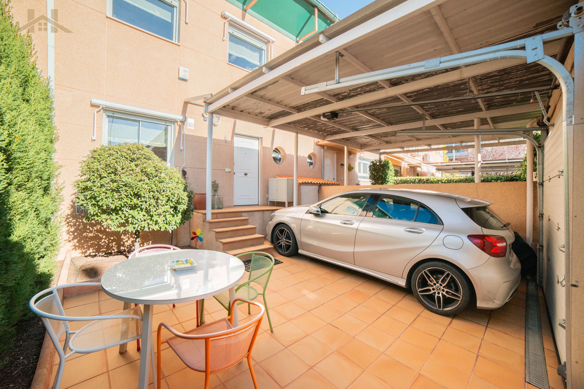 Aparcament de Casa o xalet en venda en Rivas-Vaciamadrid amb Aire condicionat, Calefacció i Jardí privat