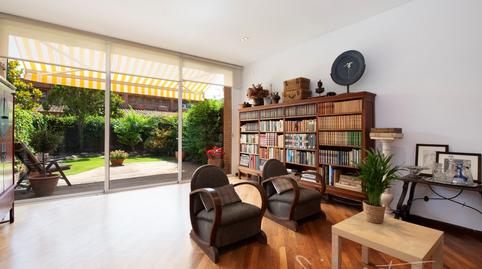 Foto 2 de Casa adosada en venda a Calle Pere Serra, 70, Parc Central, Barcelona