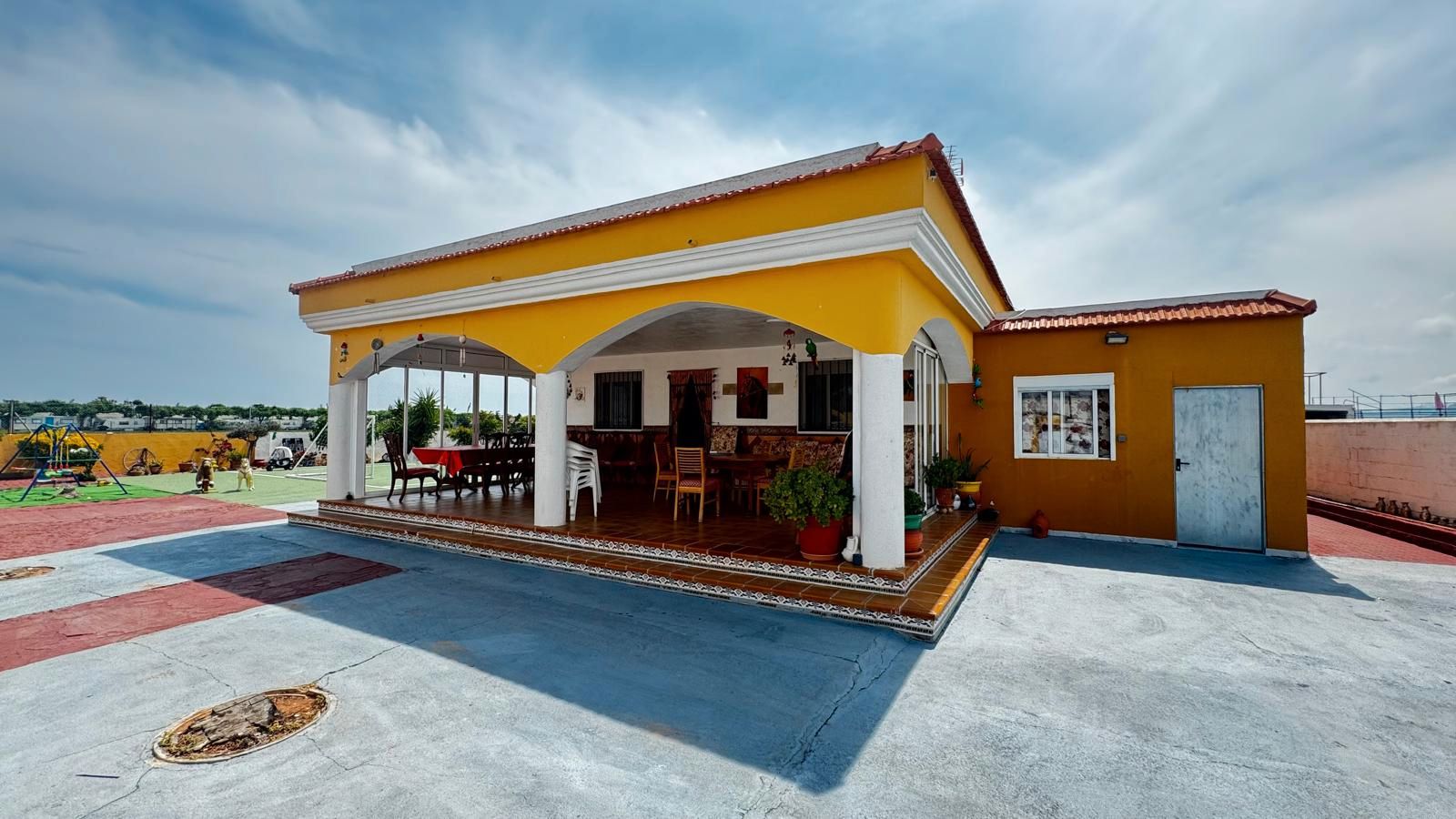 Vista exterior de Casa o xalet de lloguer en Moncofa amb Aire condicionat, Calefacció i Jardí privat