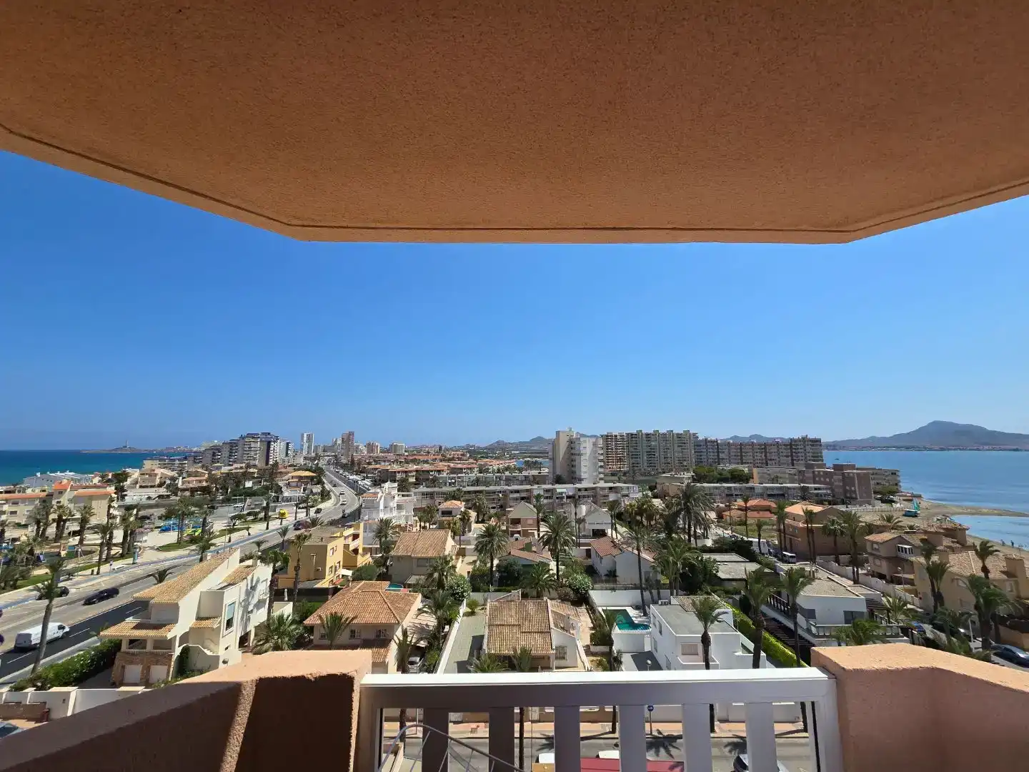 Exterior view of Flat for rent in La Manga del Mar Menor  with Swimming Pool, Furnished and Balcony