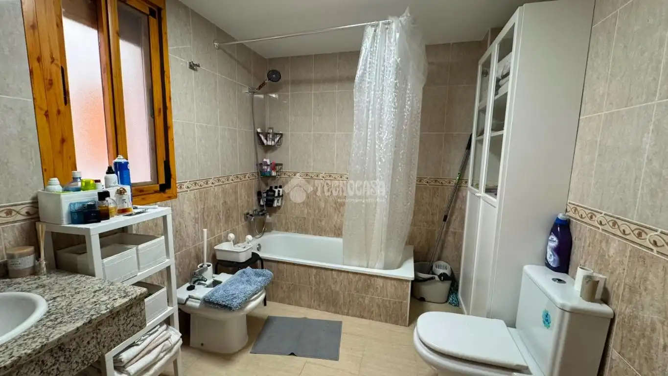 Baño de Piso en venta en Polopos con Aire acondicionado y Balcón