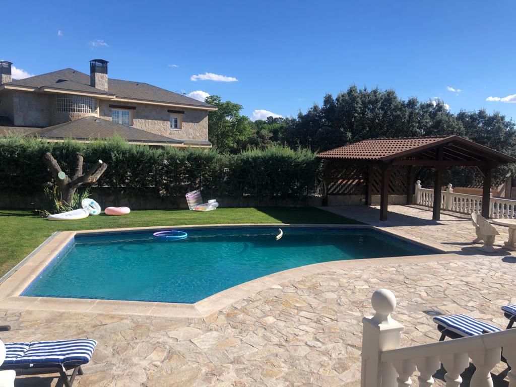 Swimming pool of Study to rent in Villaviciosa de Odón  with Air Conditioner, Heating and Furnished