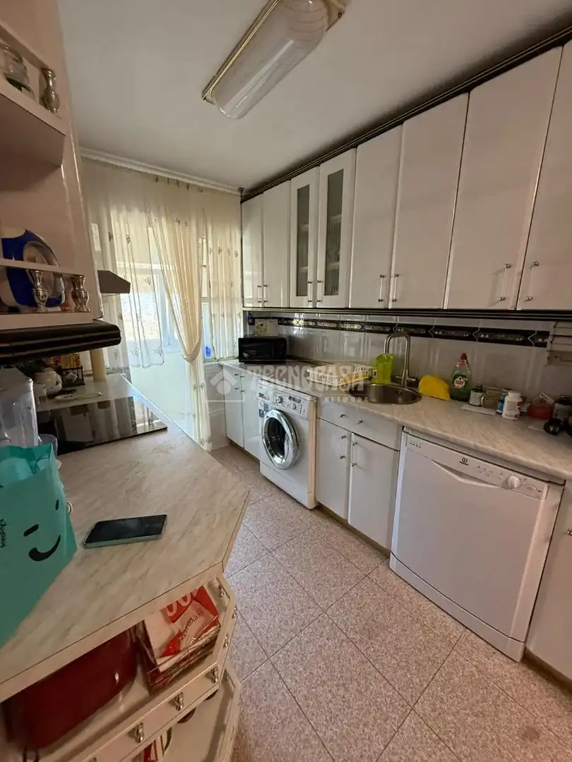 Cuina de Pis en venda en Madrid amb Aire condicionat, Calefacció i Terrassa