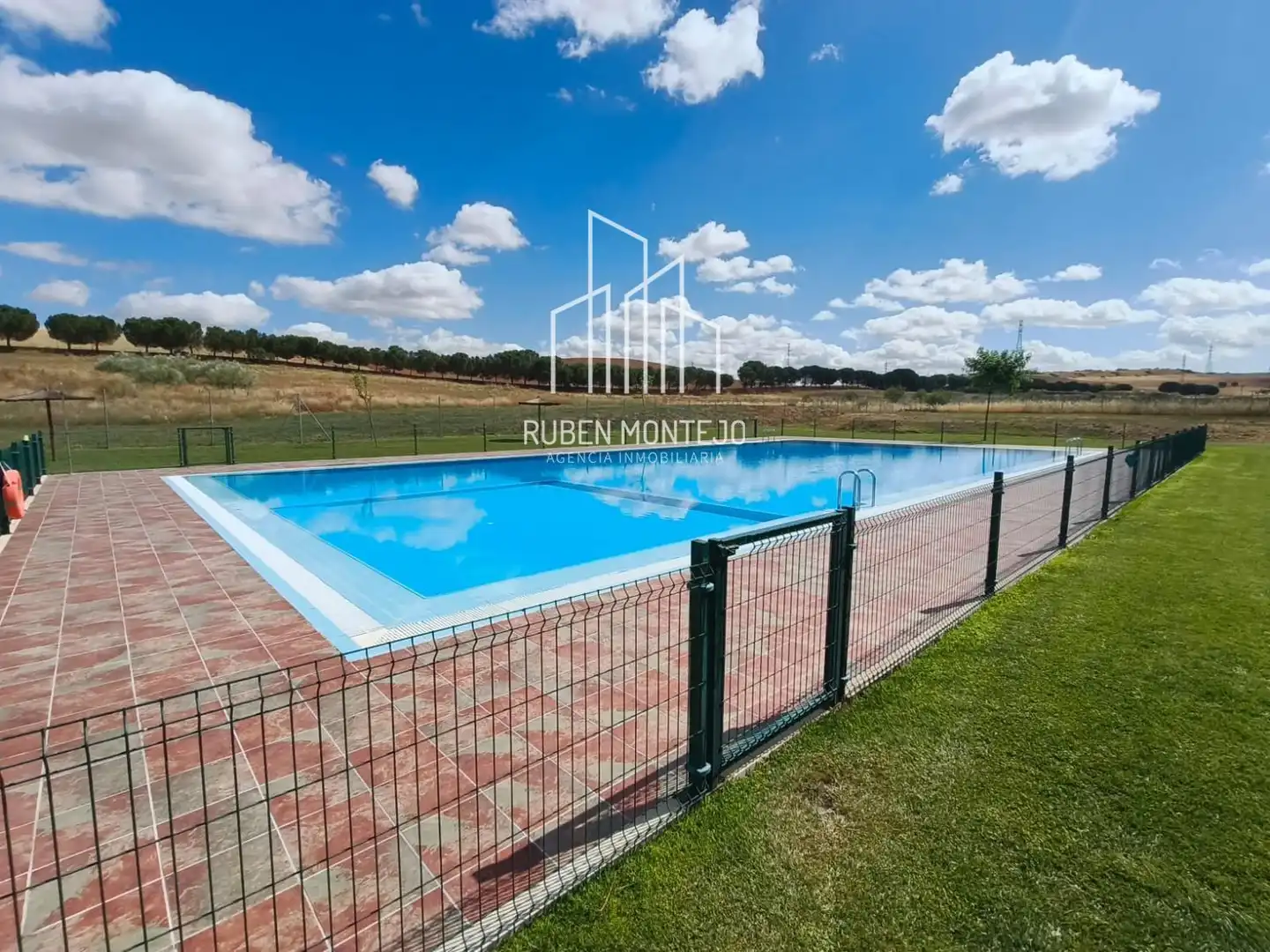 Piscina de Casa adosada en venda en Villamayor, Salamanca