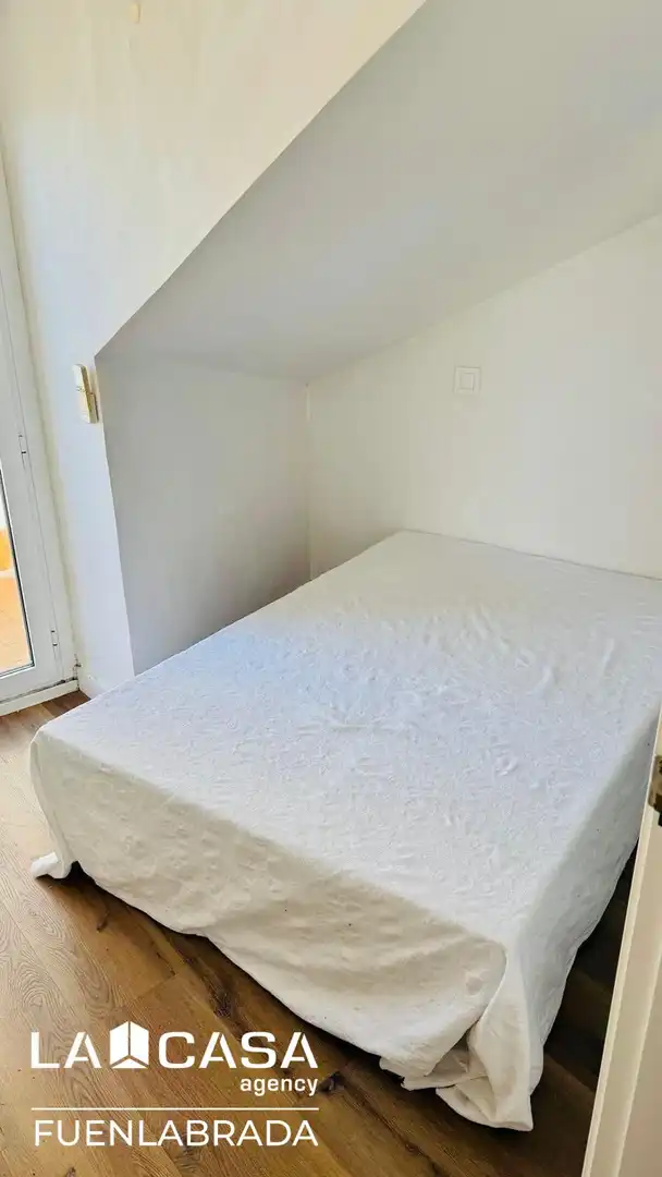 Habitación de Ático en venta en Fuenlabrada con Aire acondicionado y Terraza