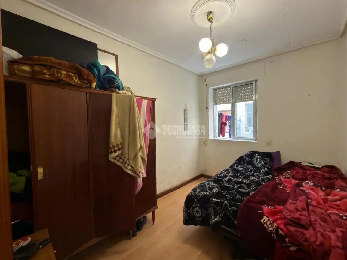 Bedroom of Flat for sale in Valladolid  with Heating and Parquet flooring