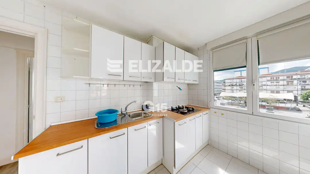 Cocina de Piso en venta en Lasarte-Oria con Balcón