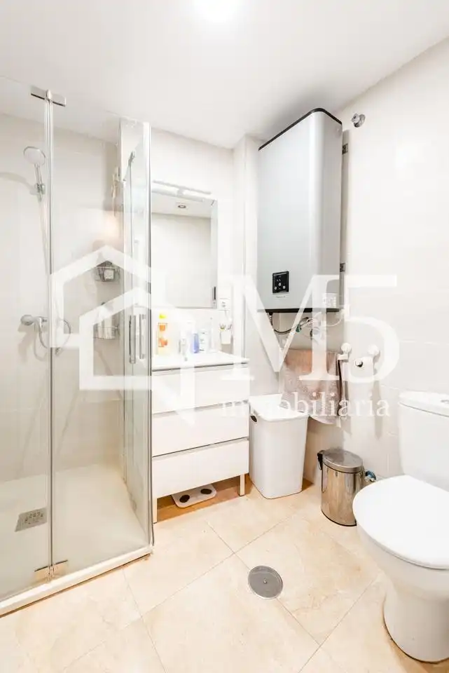 Baño de Local en venta en Vélez-Málaga con Amueblado