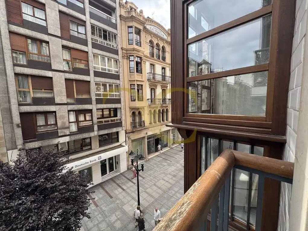 Terrassa de Pis de lloguer en Gijón  amb Forn, Rentadora i Microones