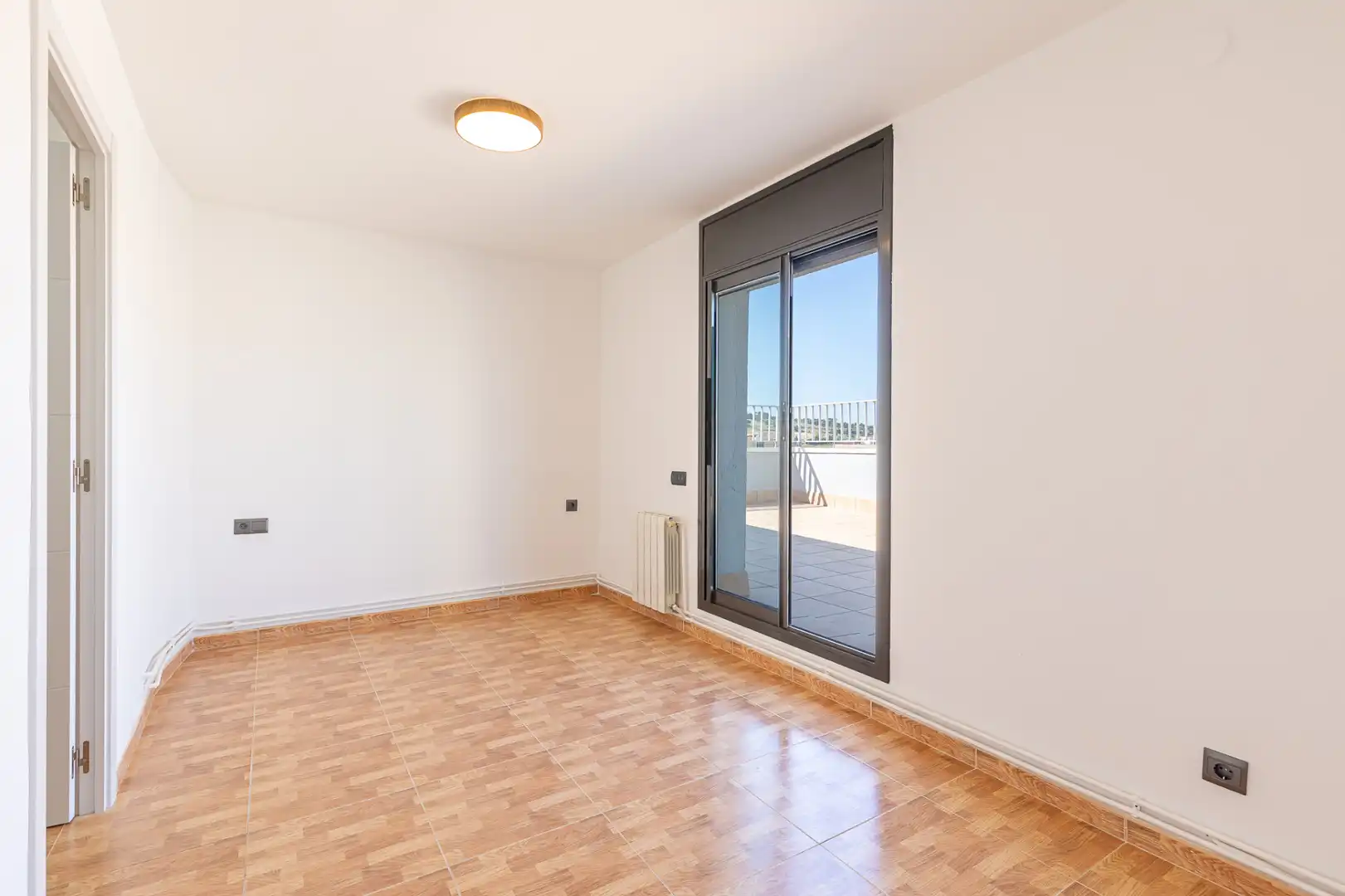 Habitación de Ático en venta en Terrassa con Aire acondicionado, Calefacción y Terraza
